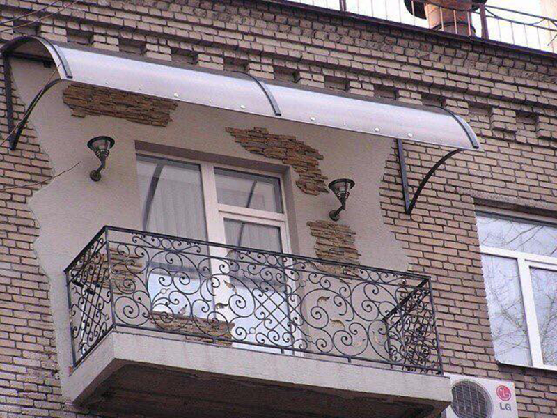 The Best Ideas to Make the Most of Your Tiny Apartment Balcony with Space Saving Furniture 4